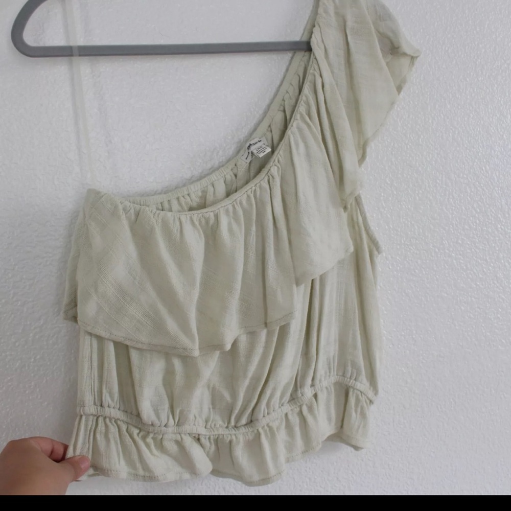 American Eagle one shoulder ruffle bubble tank